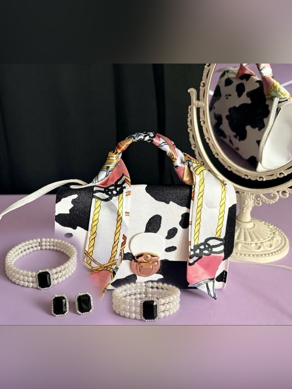 Black & White design purse.BUY ONE GET ONE FREE . Mix & Match Any Style! [BOGO] - Picture 3 of 5